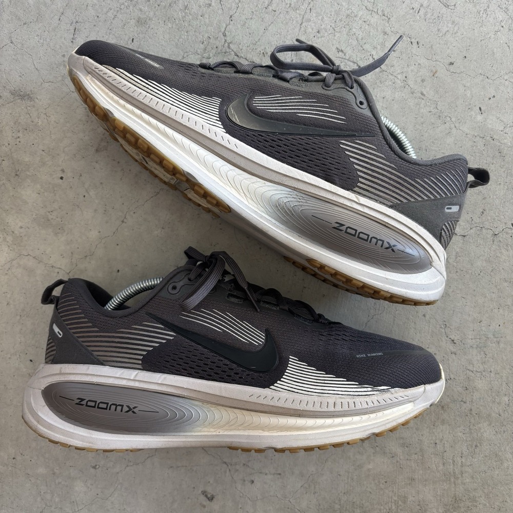 Nike Vomero 18 Shoes Mens Size 11 Ash Black Gray Road Running Athletic Sneakers